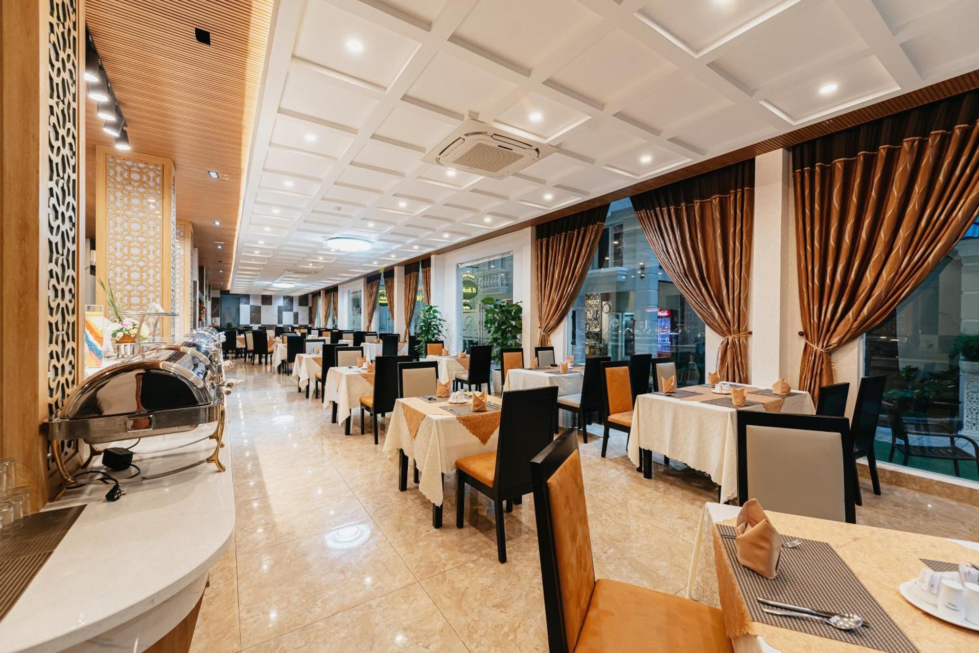 Eden Plaza Hotel